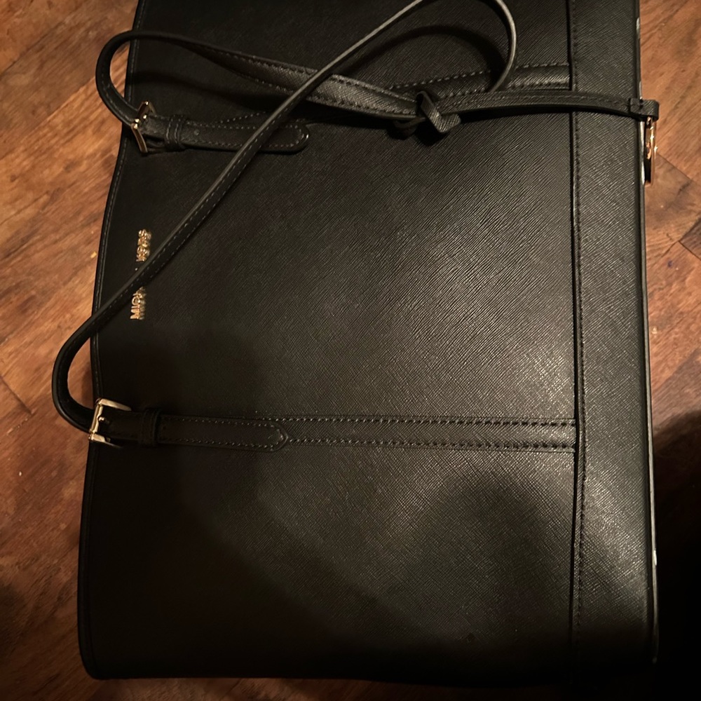 Micheal kors purse